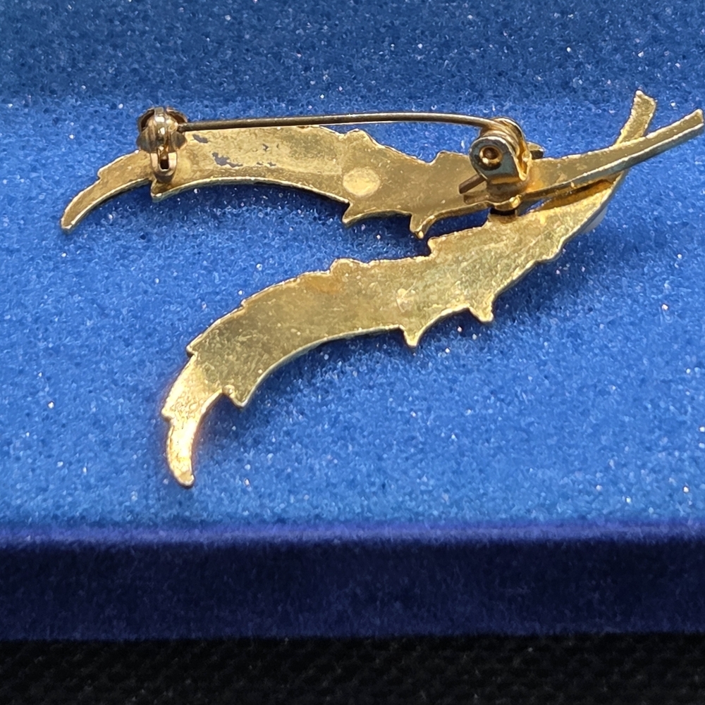 Damascene Flower Brooch with Pearl Accent - Picture 6 of 10